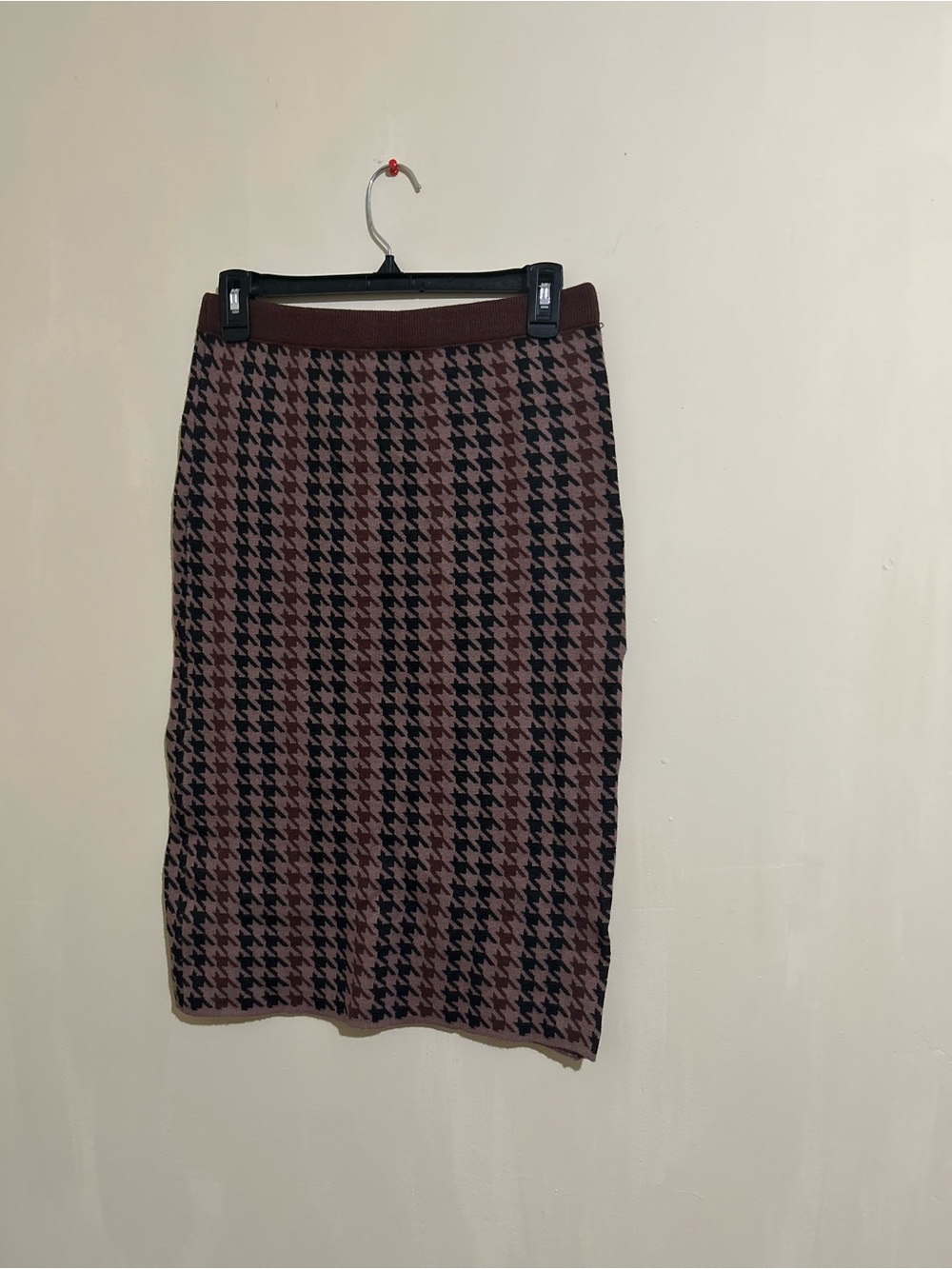 Houndstooth Knit Pencil Skirt in Black & Brown
